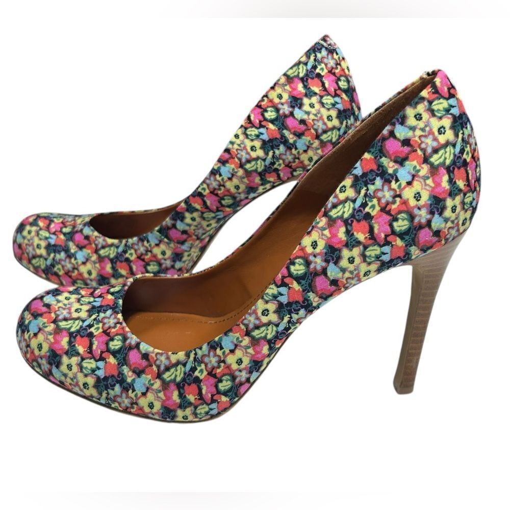 Jessica Simpson Floral Pumps Closed Toe High Heels Stilettos with Flowers Cute